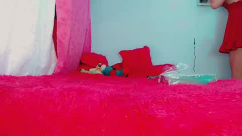 deboragill online show from June 14, 12:55 am