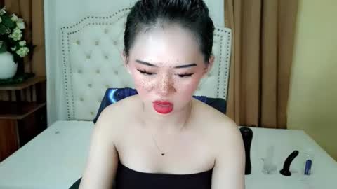Sophie online show from June 5, 3:32 am