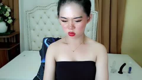 Sophie online show from June 5, 6:52 am
