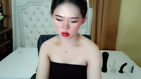 Sophie online show from June 9, 4:45 am