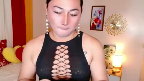 destenierose online show from November 9, 11:49 pm