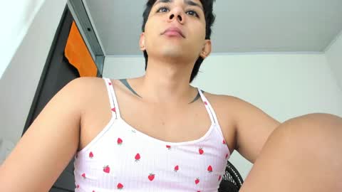 thumb up me please its important online show from April 2, 9:18 am