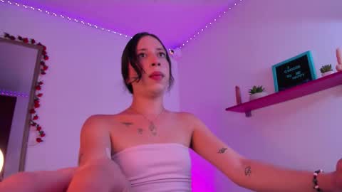 Samantha  online show from February 9, 8:04 pm