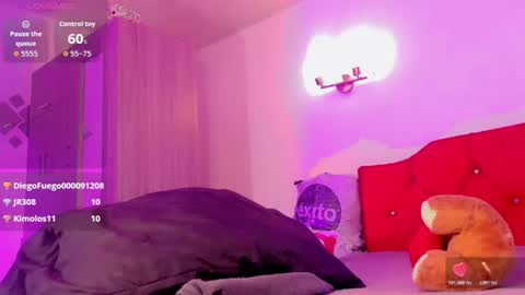 Naomy  online show from July 4, 3:45 am