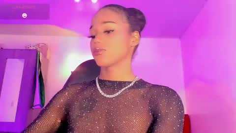 Naomy  online show from July 10, 3:43 am