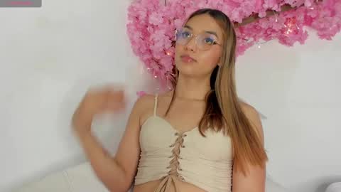 doll_isa_ online show from September 9, 7:13 pm