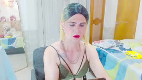 ilona online show from June 8, 5:29 am