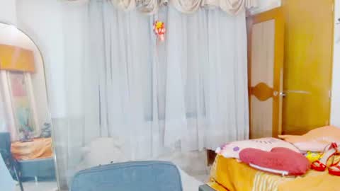 ilona online show from June 15, 9:39 pm