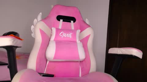   online show from March 23, 11:26 am