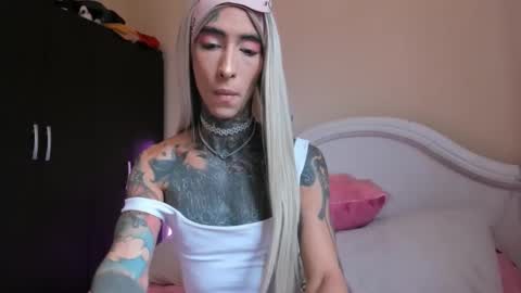 drippyorlove online show from January 27, 2:35 pm