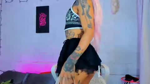 drippyorlove online show from June 27, 2:23 pm