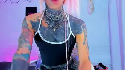 drippyorlove online show from July 2, 6:46 pm