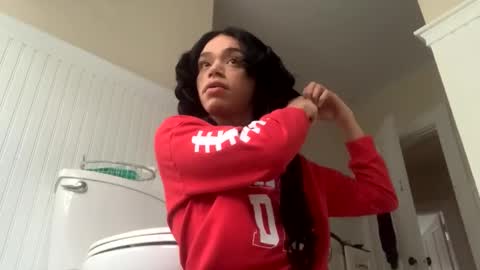 Snapshot of dynasty313 chatting on December 19, 8:55 pm Dynasty online show from December 19, 8:55 pm