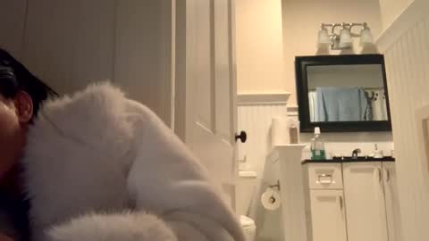 Snapshot of dynasty313 chatting on January 8, 11:30 pm Dynasty online show from January 8, 11:30 pm