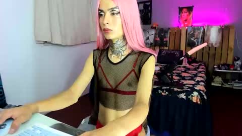 easyboyxo online show from December 19, 1:55 am