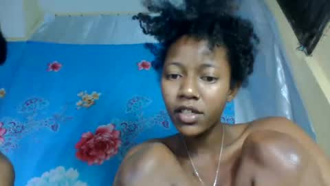 eericca online show from July 28, 7:39 pm