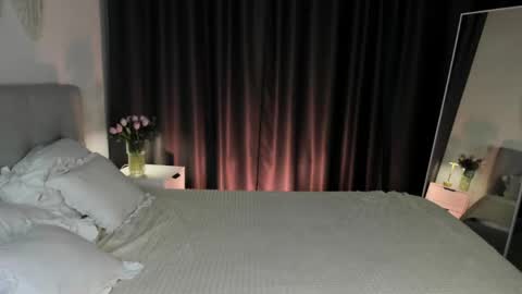 Effie Mur online show from June 3, 9:29 pm