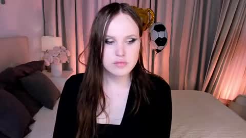 Effie Mur online show from June 22, 9:22 pm
