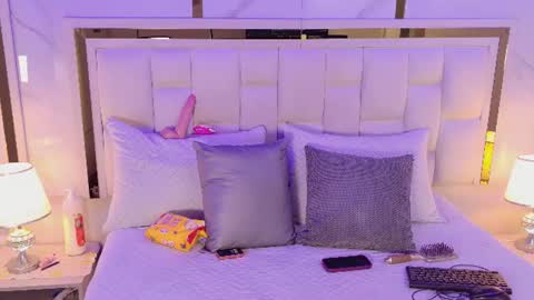 elara_sm online show from July 23, 3:15 am