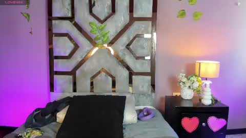 electra_gosselin online show from June 26, 9:30 pm
