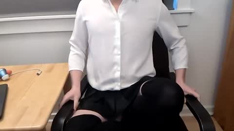 Elias online show from February 9, 8:56 pm