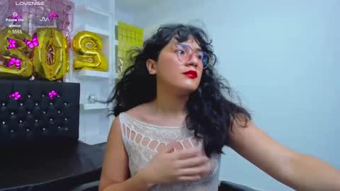elith_berry69_ online show from March 4, 10:25 pm