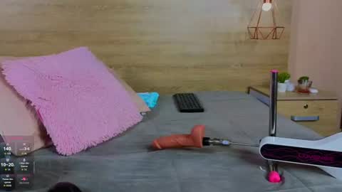 ella_mon online show from June 18, 1:40 am