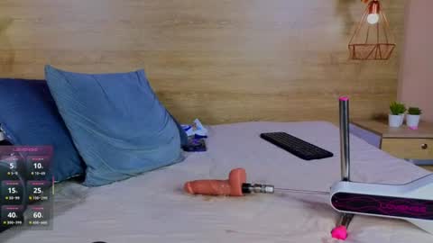 ella_mon online show from July 19, 3:11 am