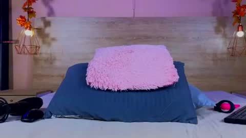 ella_mon online show from July 29, 3:05 am