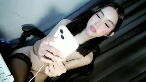 ella online show from April 16, 5:41 am