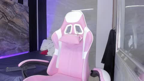 Ellis  online show from November 22, 4:36 am