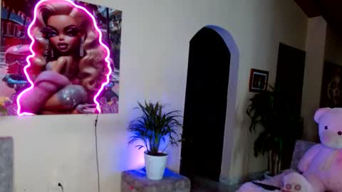 EmaFox online show from July 17, 1:22 am