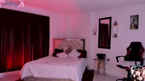 Emely Rous online show from March 27, 8:26 am