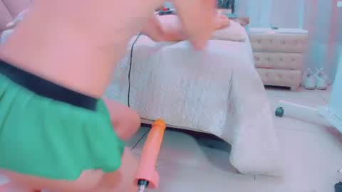 EmillySaenz online show from July 21, 12:19 pm