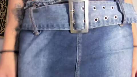 Emily online show from April 7, 11:33 am