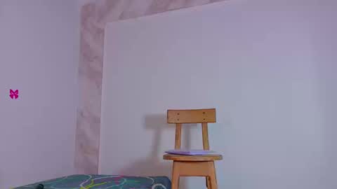 Snapshot of emma__10 chatting on September 9, 1:43 pm Emma online show from September 9, 1:43 pm