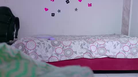 Snapshot of emma__10 chatting on September 13, 12:33 pm Emma online show from September 13, 12:33 pm