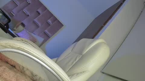 emmabrown10 online show from November 17, 4:01 am