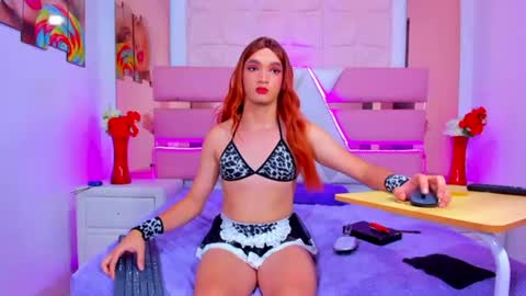 Emma Hilton online show from June 16, 8:42 pm