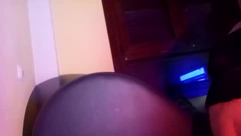 emmanuelatraga online show from November 25, 12:45 am