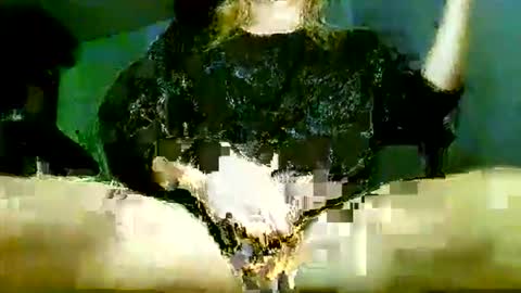 CHUN LY online show from September 23, 11:22 pm