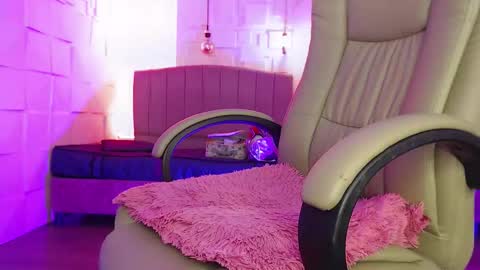 Engel online show from March 5, 12:43 pm