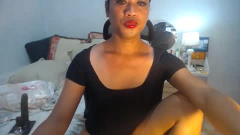 erika_madrigal online show from January 6, 9:52 am