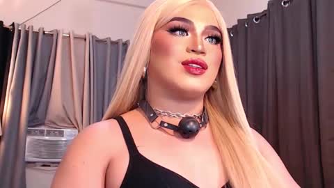 Snapshot of eroticfowler69 chatting on December 9, 5:41 pm Anastasia online show from December 9, 5:41 pm