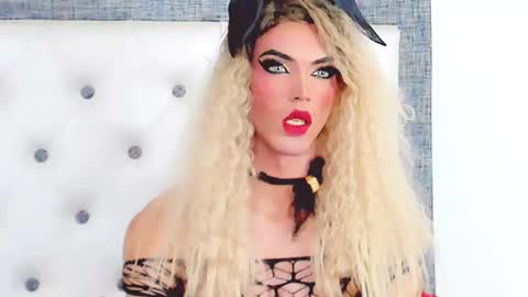esmeraldasexycutee online show from July 16, 3:01 am
