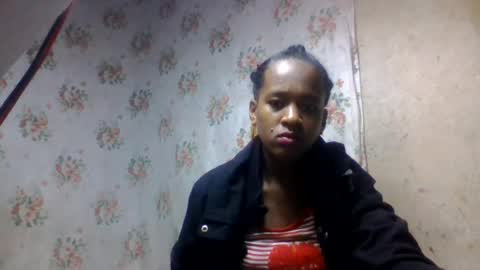 estancelee online show from August 2, 10:48 am