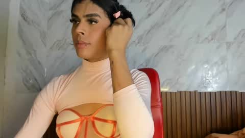 estefani robles online show from June 30, 2:33 am