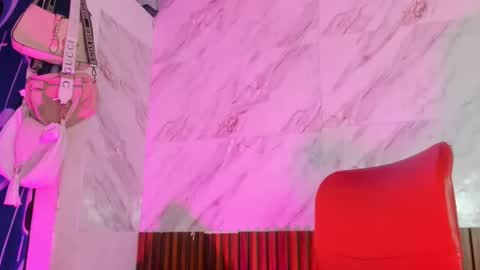 estefani robles online show from August 4, 12:50 am