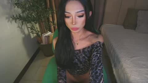 euphoric_goddess online show from July 1, 11:21 am