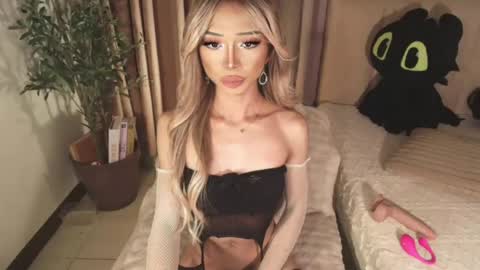 euphoric_goddess online show from July 24, 8:39 pm